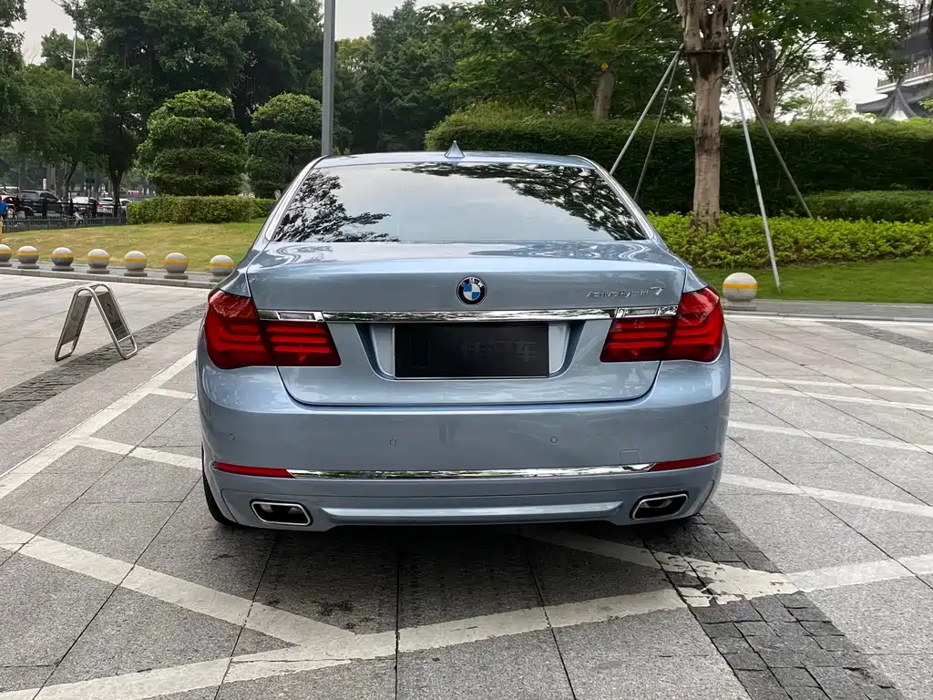 BMW 7 Series 2013 — фото 29