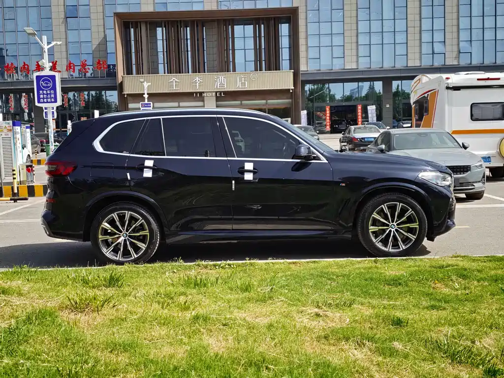 BMW X5 New Energy 2021 — фото 10