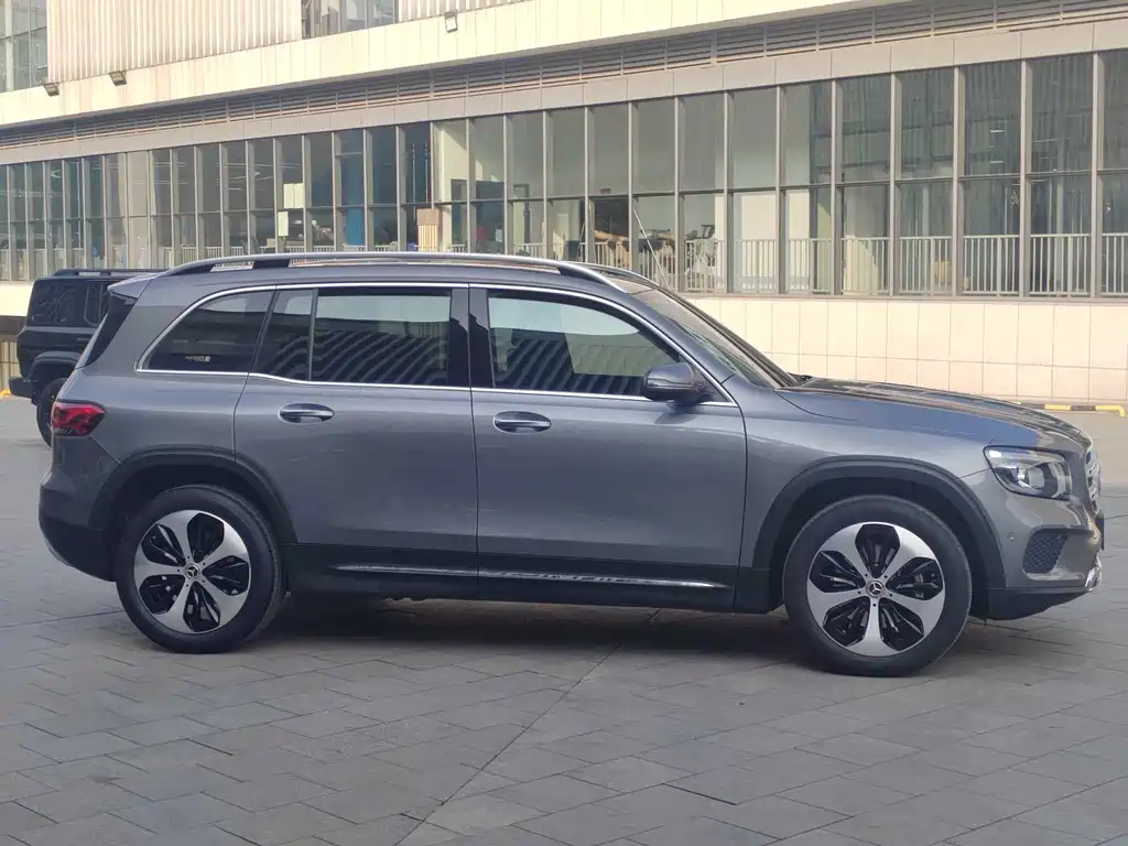 Mercedes-Benz GLB 2023 — фото 4
