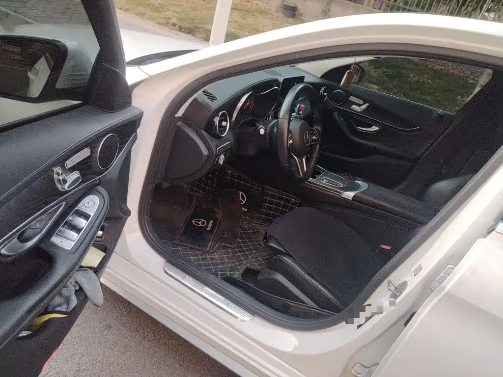 Mercedes-Benz C-Class 2019 — фото 14