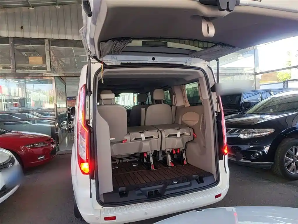 Ford Tourneo 2021 — фото 19