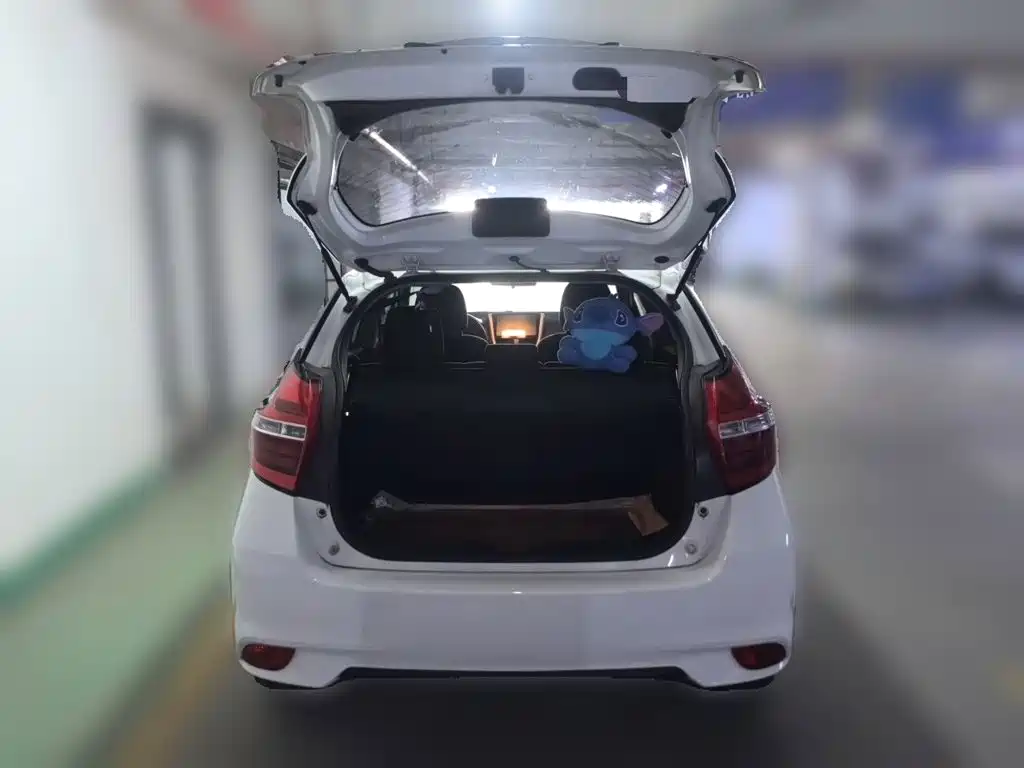 Toyota Yaris L 2018 — фото 10