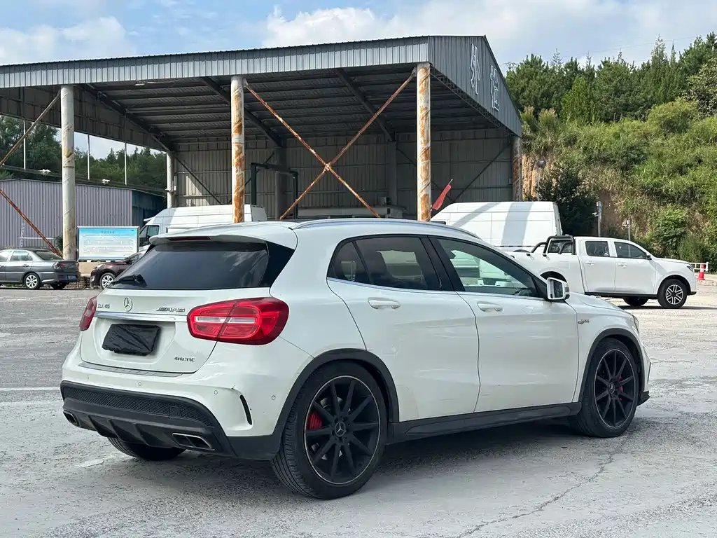 Mercedes-Benz GLA AMG 2015 — фото 9