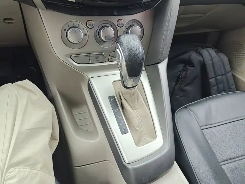 Ford Focus 2015 — фото 14