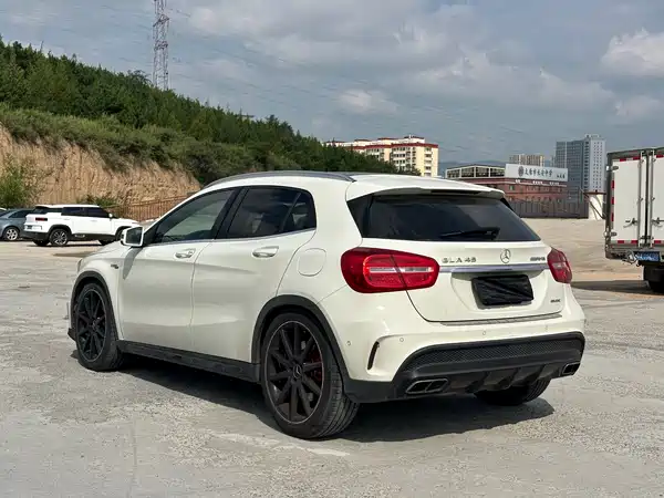 Mercedes-Benz GLA AMG 2015
