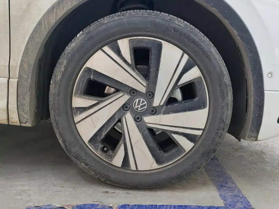 Volkswagen Tiguan L 2023