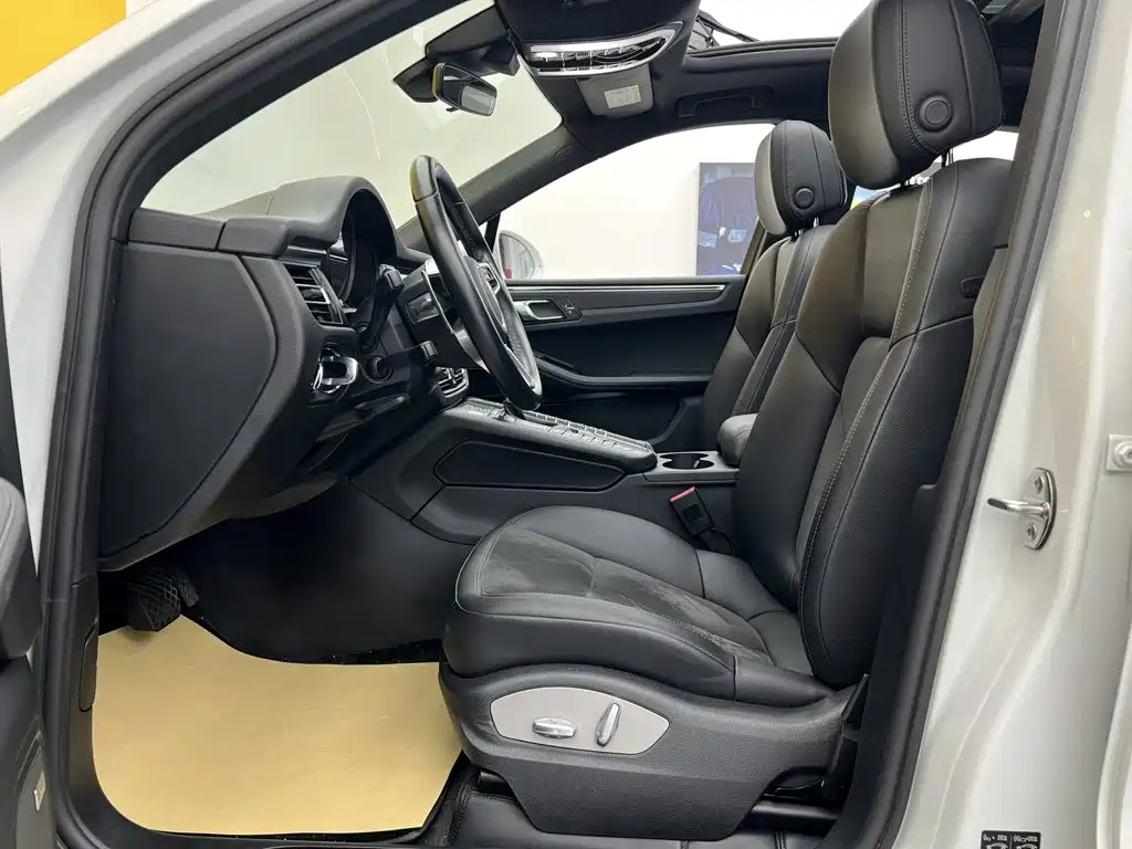 Porsche Macan 2020 — фото 16