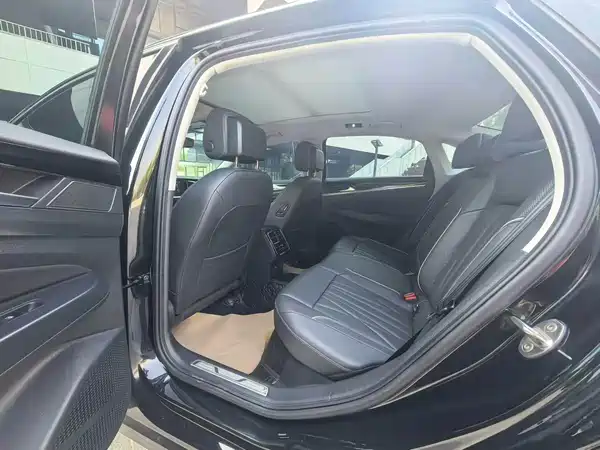 Volkswagen Passat 2023