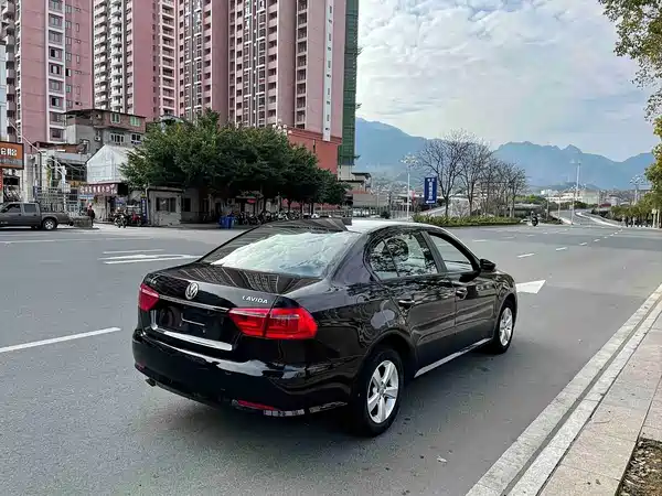 Volkswagen Lavida 2013