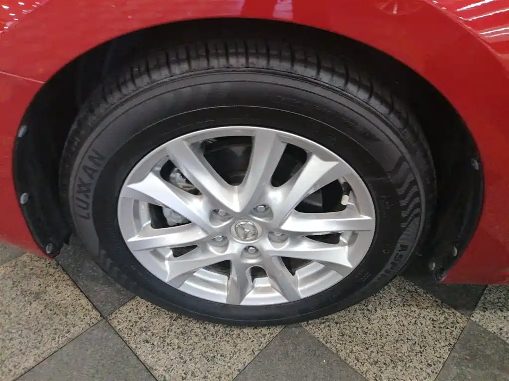Mazda 3 Axela 2019 — фото 25