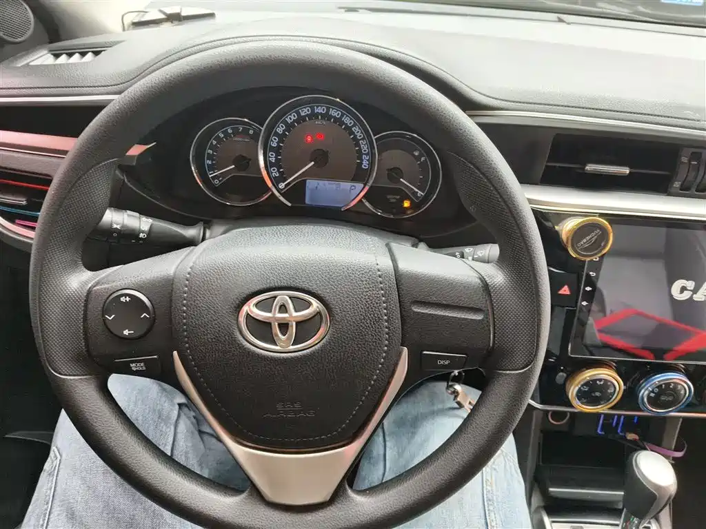 Toyota Corolla 2017 — фото 11