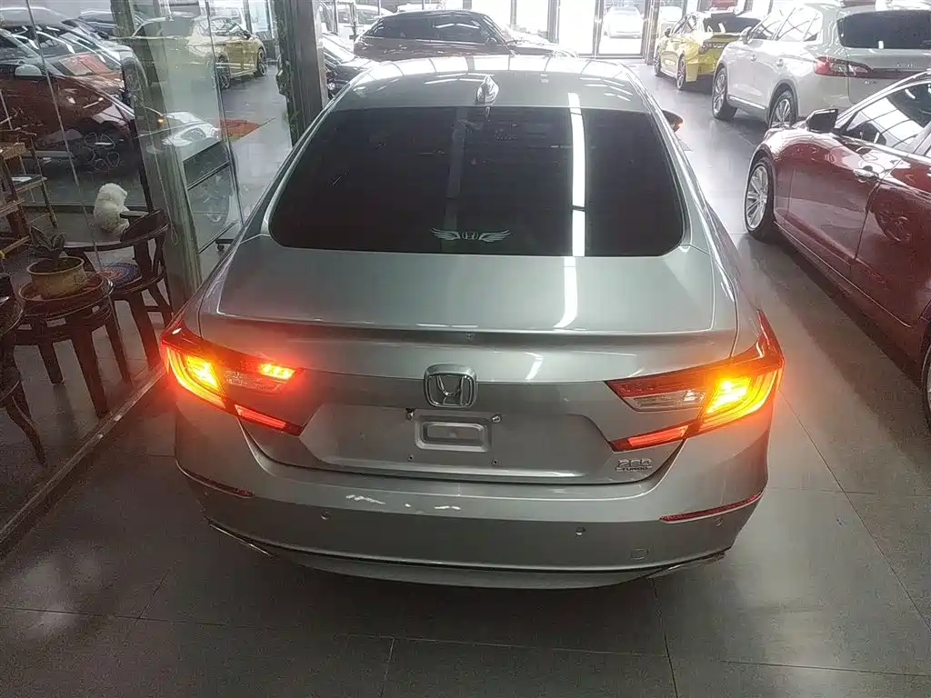 Honda Accord 2020 — фото 22