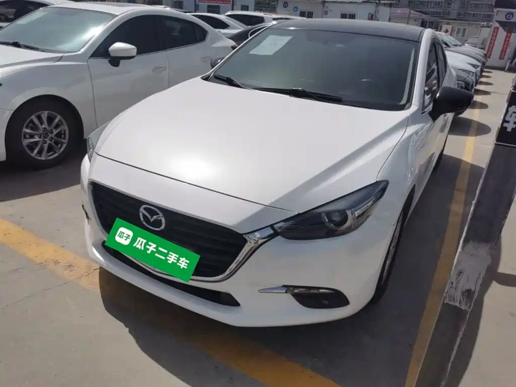 Mazda 3 Axela 2019 — фото 1