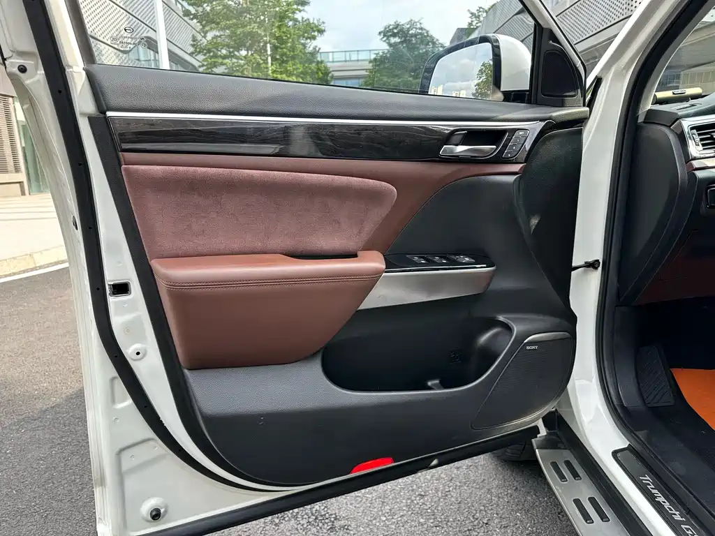 GAC Motor Trumpchi GS8 2019 — фото 9