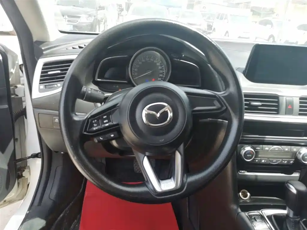 Mazda 3 Axela 2019 — фото 11