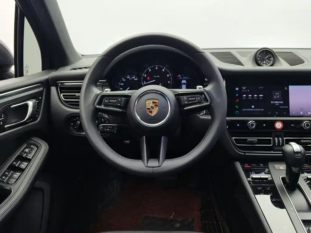 Porsche Macan 2024 — фото 12
