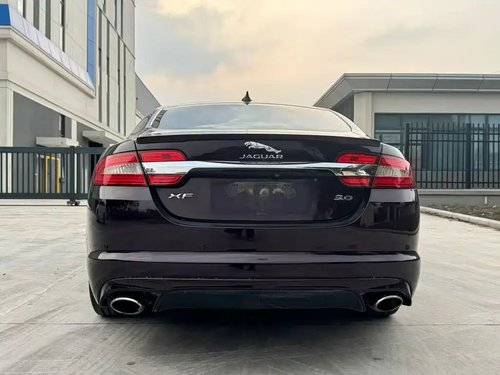 Jaguar XF 2014 — фото 8