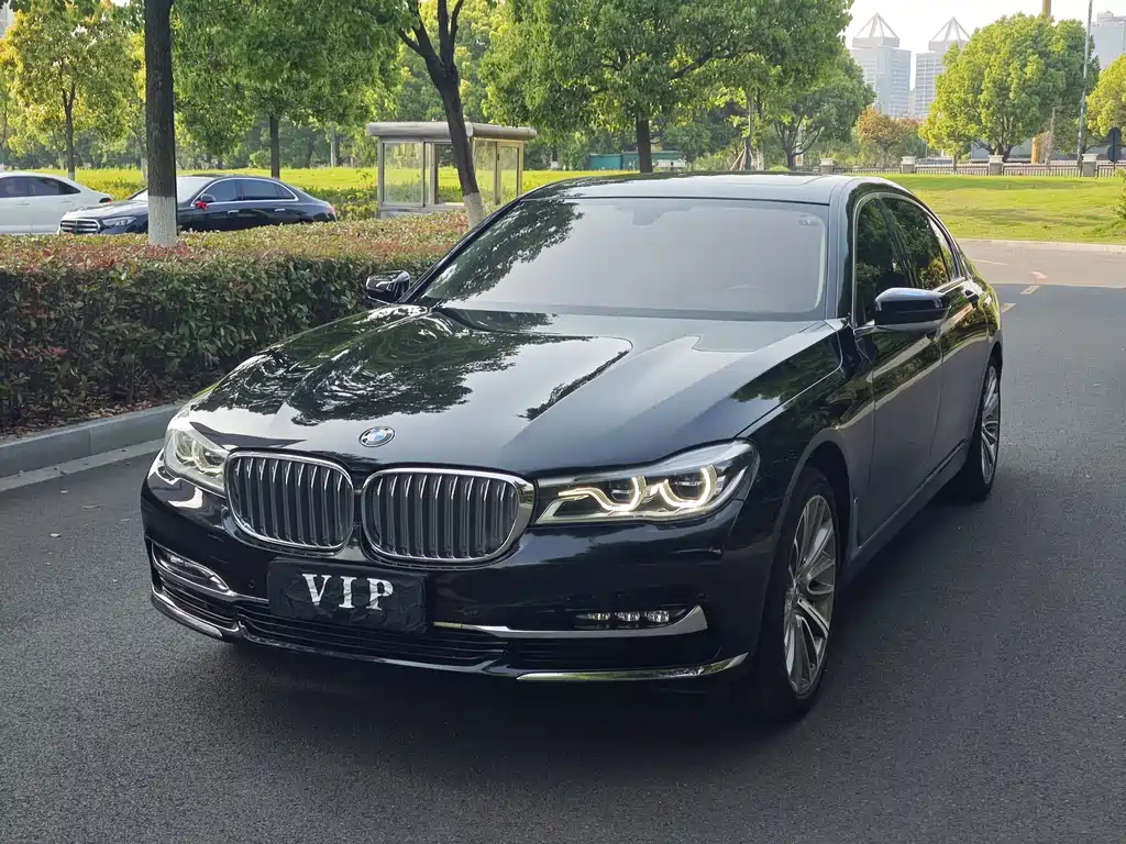 BMW 7 Series 2018 — фото 1