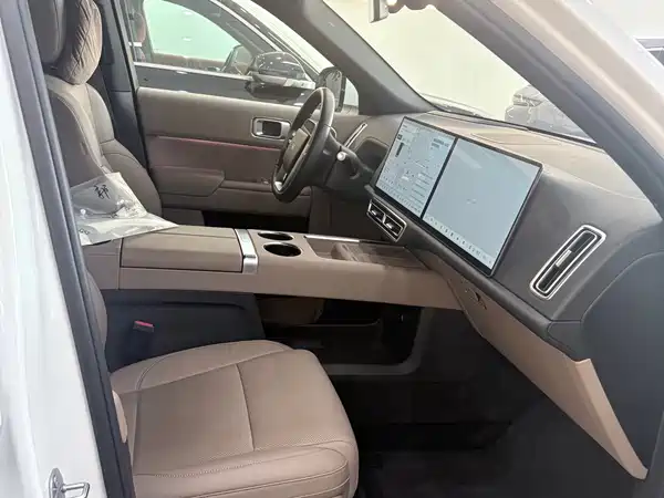 Li Auto L9 2025
