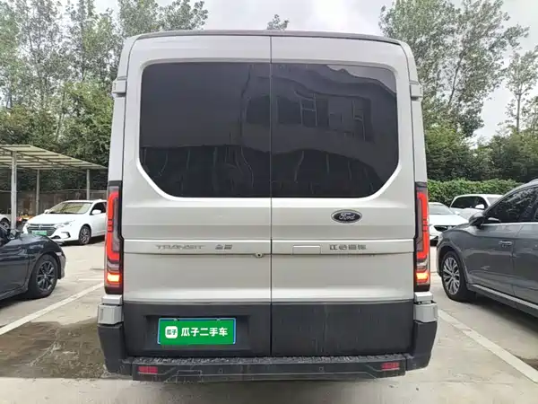 Ford Transit T8 2024