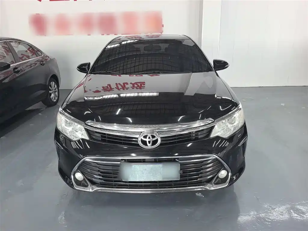 Toyota Camry 2017 — фото 7
