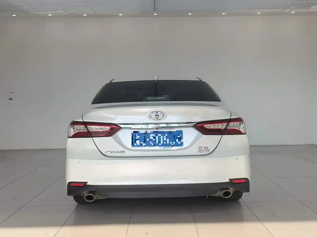 Toyota Camry 2021 — фото 10