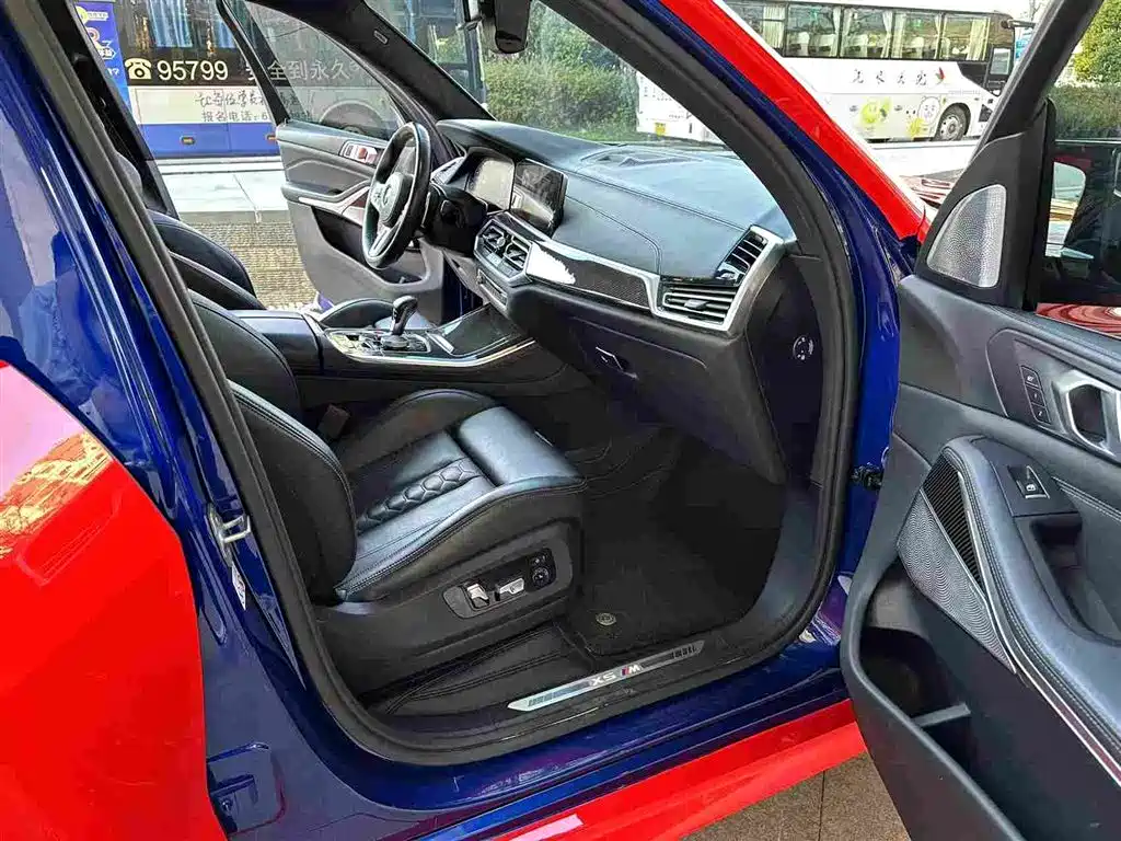 BMW X5 M 2021 — фото 11