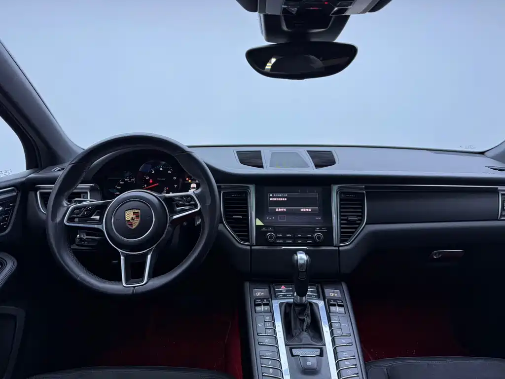 Porsche Macan 2017 — фото 12