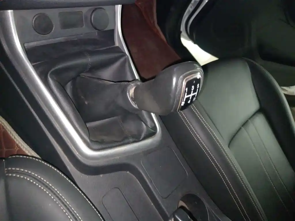 Isuzu RE-MAX 2022 — фото 14