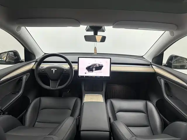 Tesla Model Y 2023 — фото 9