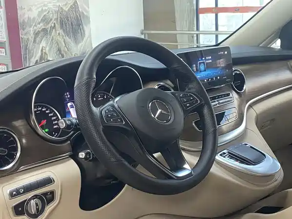 Mercedes-Benz V-Class 2023