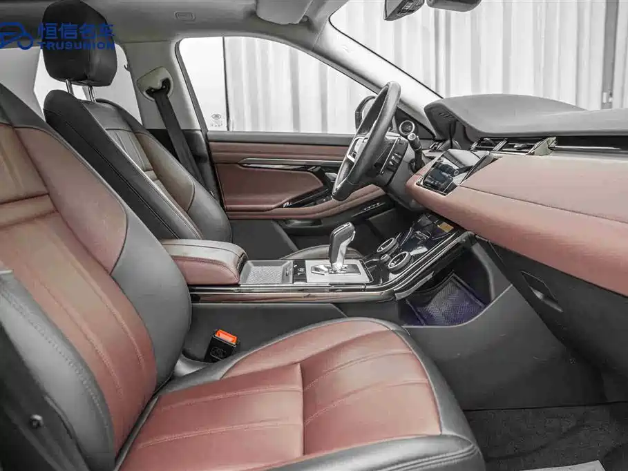 Land Rover Evoque 2023 — фото 15