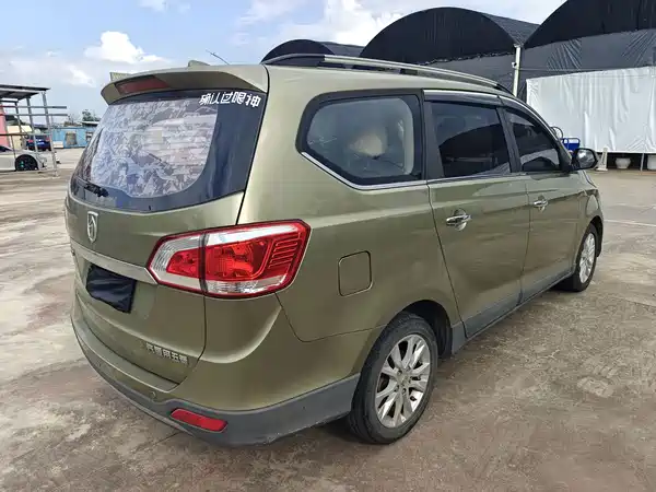 Baojun 730 2015