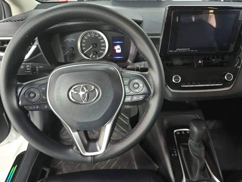 Toyota Corolla 2023 — фото 11