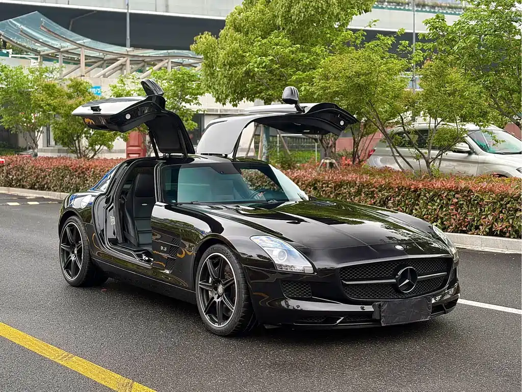 Mercedes-Benz SLS AMG 2015 — фото 2