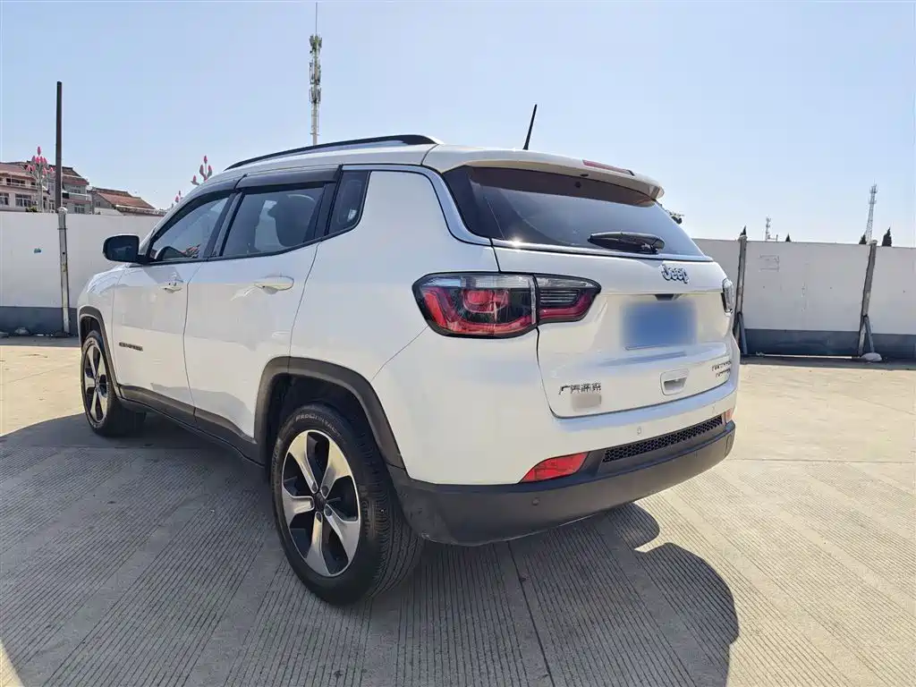 Jeep Compass 2017 — фото 7