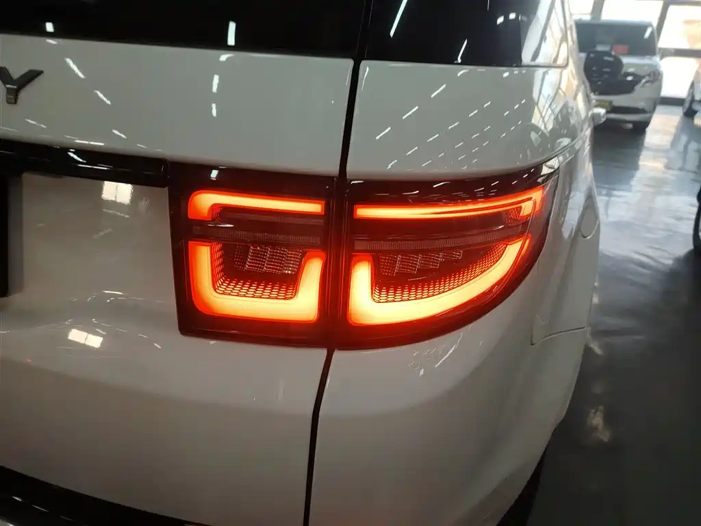 Land Rover Discovery Sport 2022 — фото 8