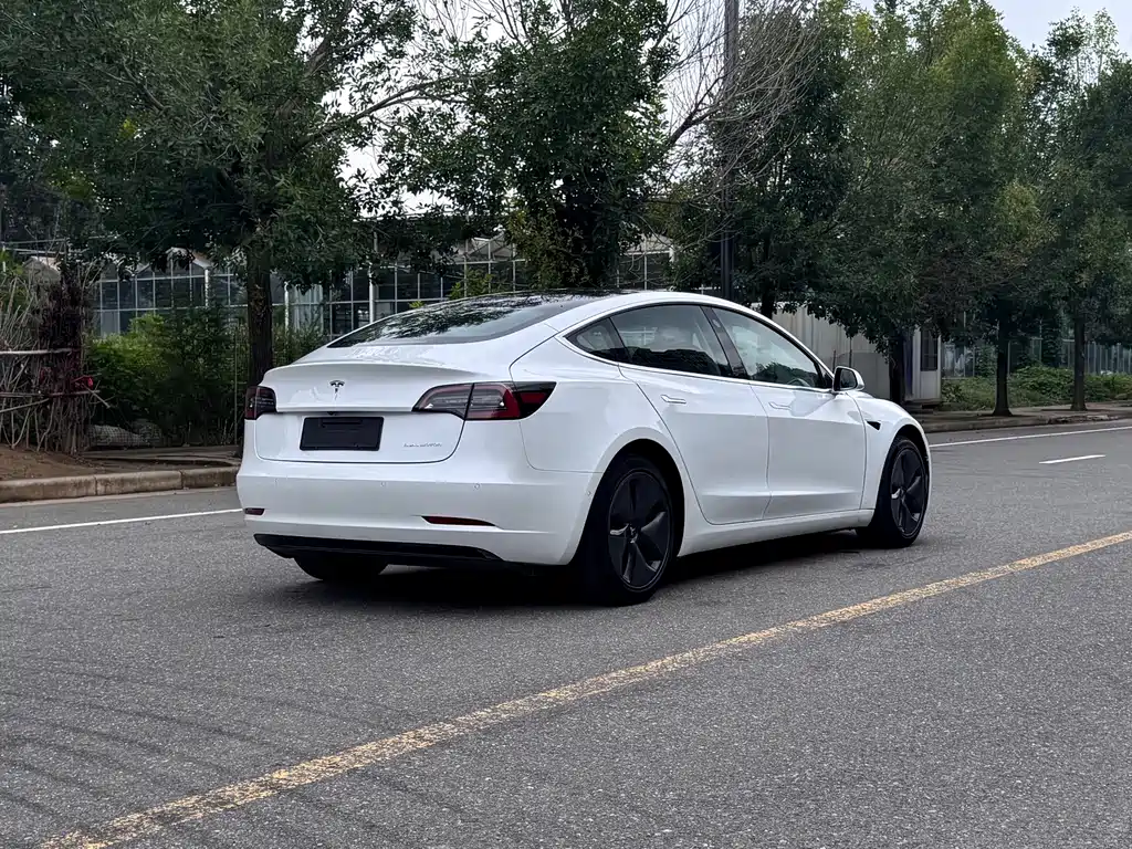 Tesla Model 3 2019 — фото 13