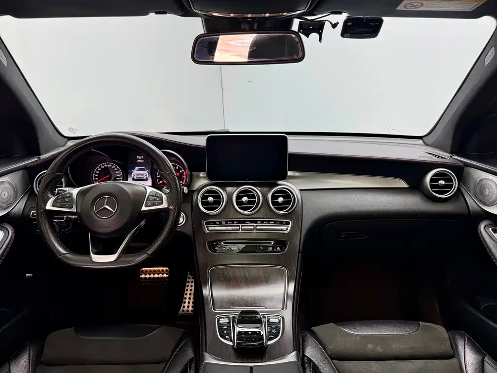Mercedes-Benz GLC AMG 2018 — фото 19