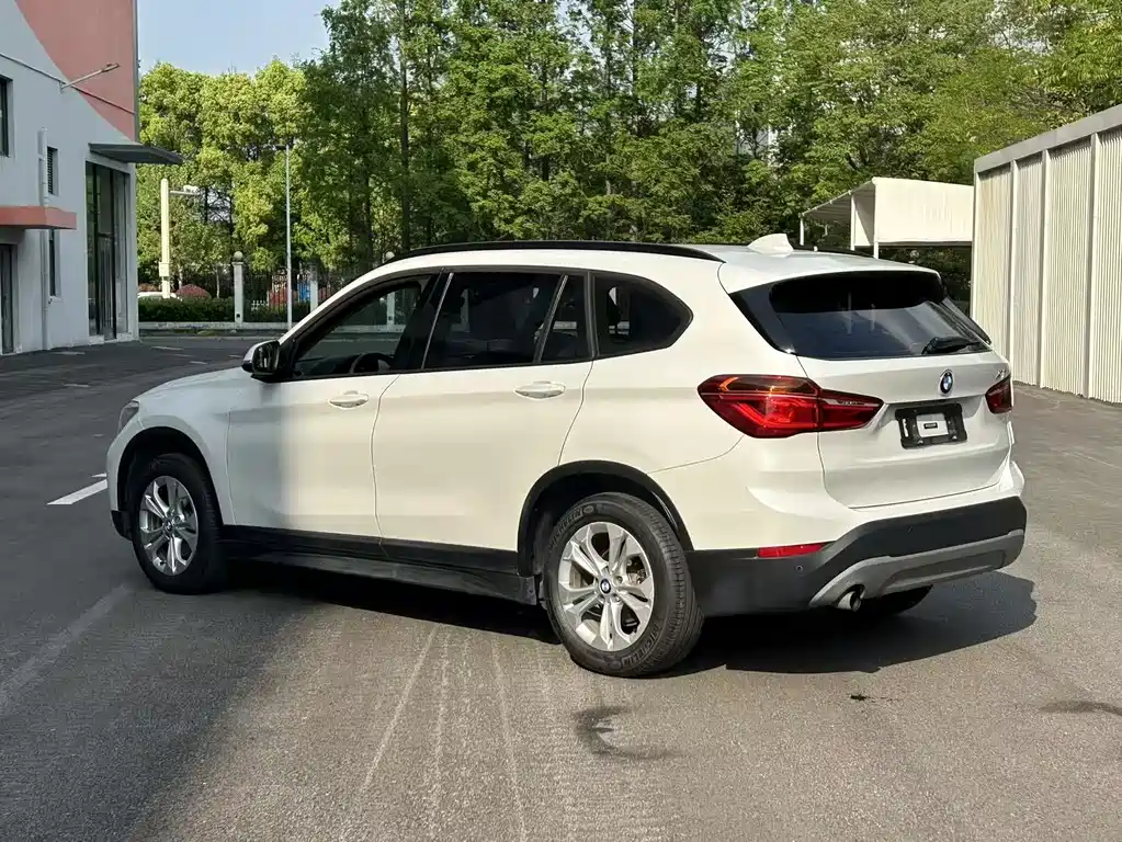 BMW X1 2017 — фото 12