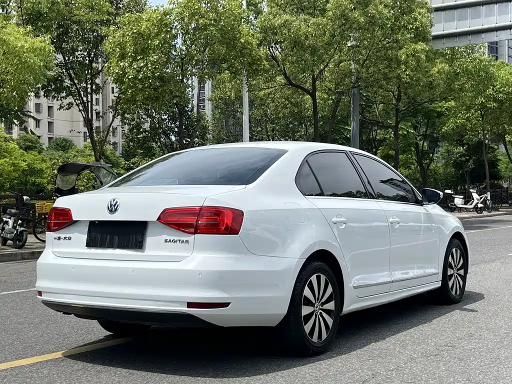 Volkswagen Sagitar 2017 — фото 10