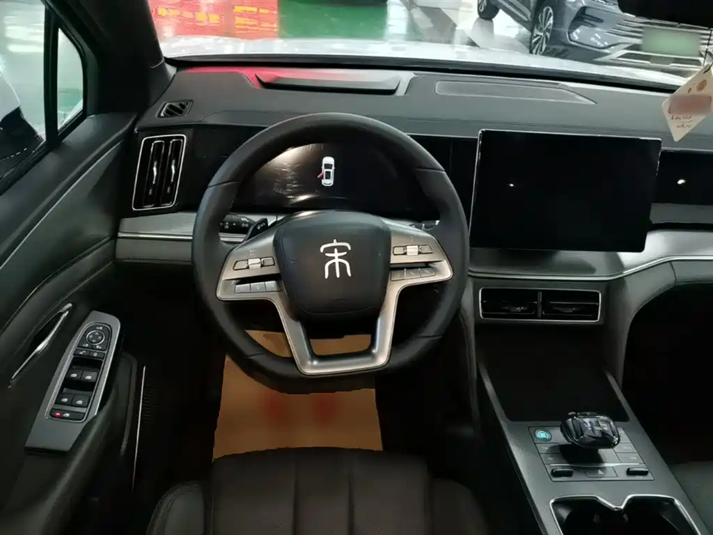 BYD L DM-i 2025 — фото 11