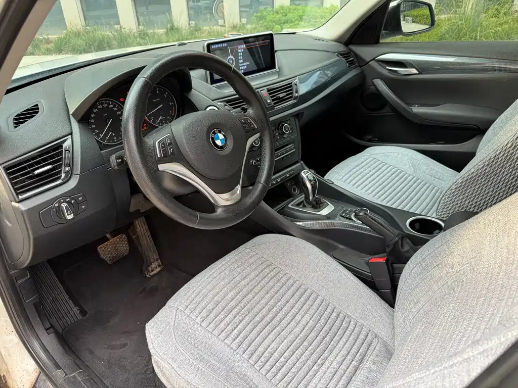 BMW X1 2015 — фото 6