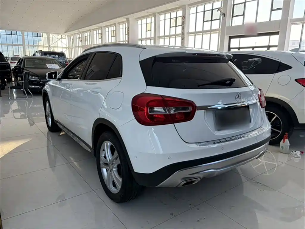 Mercedes-Benz GLA 2015 — фото 12