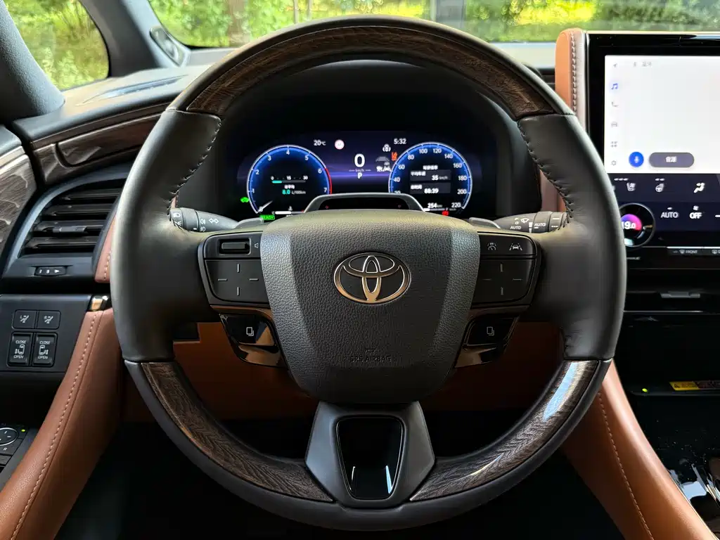 Toyota Alphard 2025 — фото 14