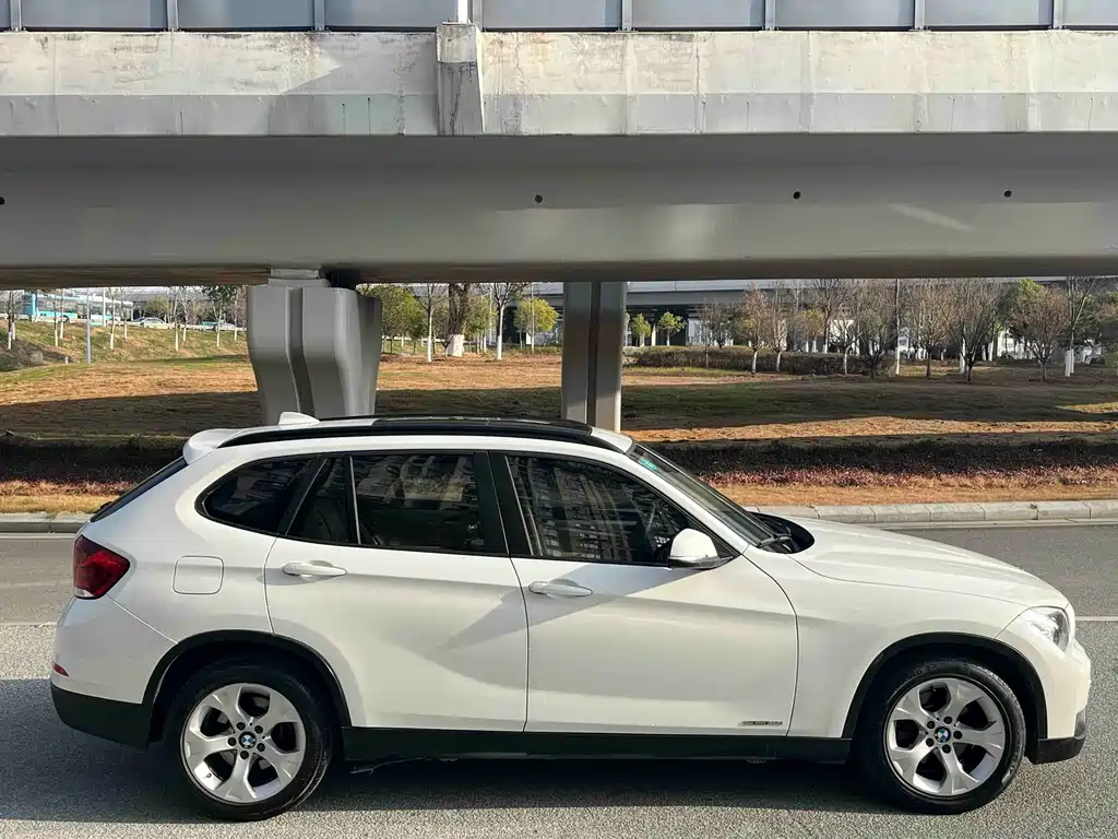 BMW X1 2013 — фото 6
