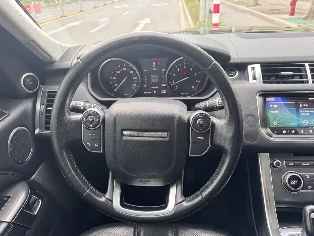 Land Rover Sport 2018 — фото 18