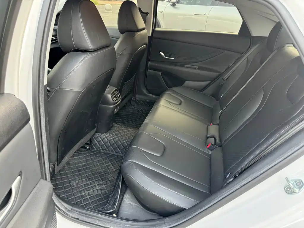 Hyundai Elantra 2023
