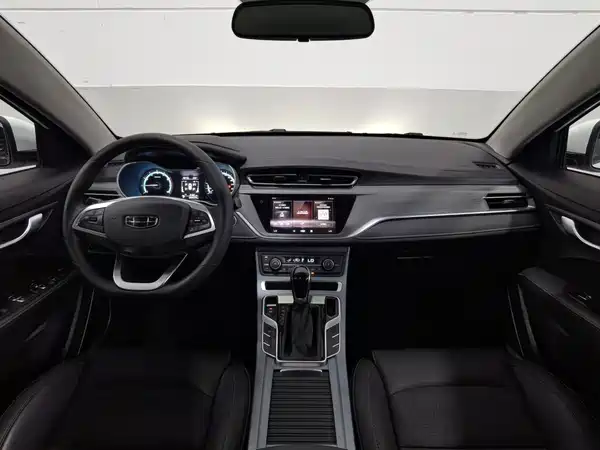 Geely Emgrand 2022