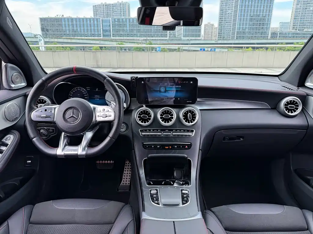 Mercedes-Benz GLC AMG 2022 — фото 9